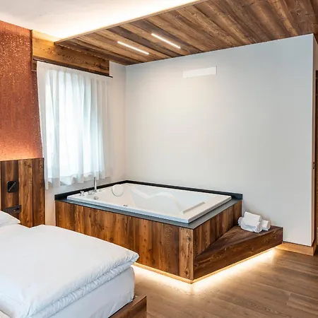 Salvans Wellness شقة أورونزو دي كادوري